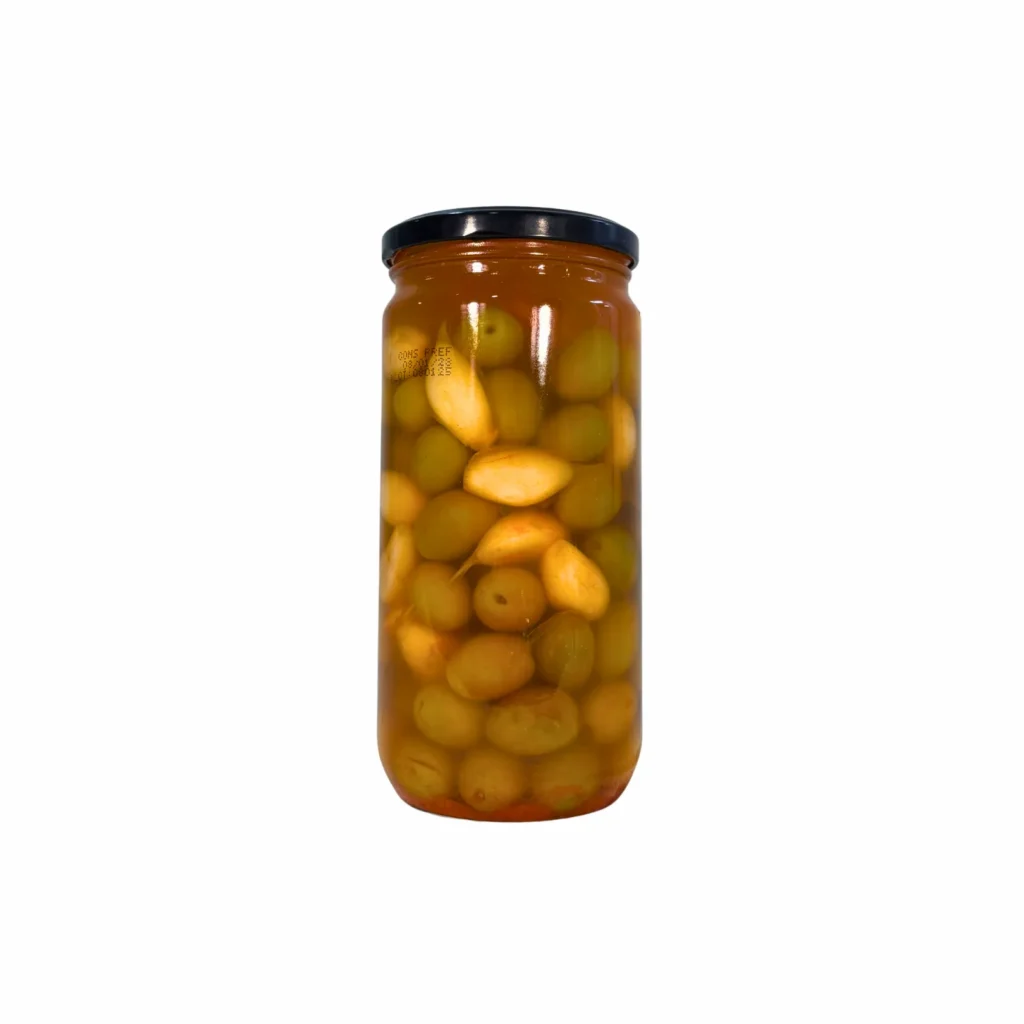 Aceitunas del Aliño de la Abuela vistas a través del cristal del tarro