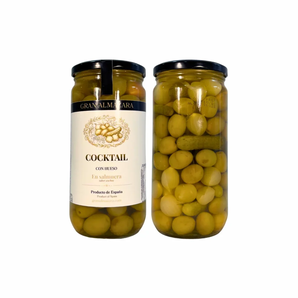 Tarro de cóctel de aceitunas de frente y por detrás